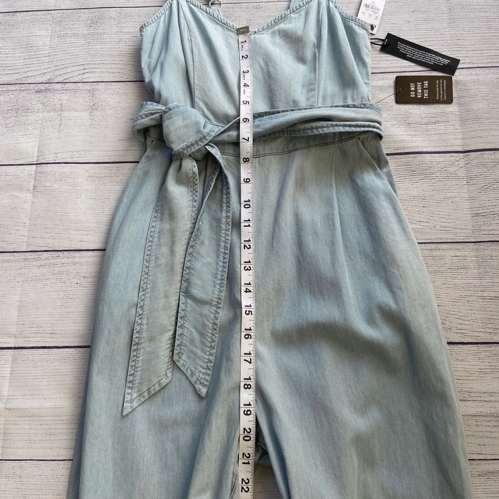 EXPRESS Linen-Blend Cross Back Culotte Jumpsuit - Picture 10 of 16